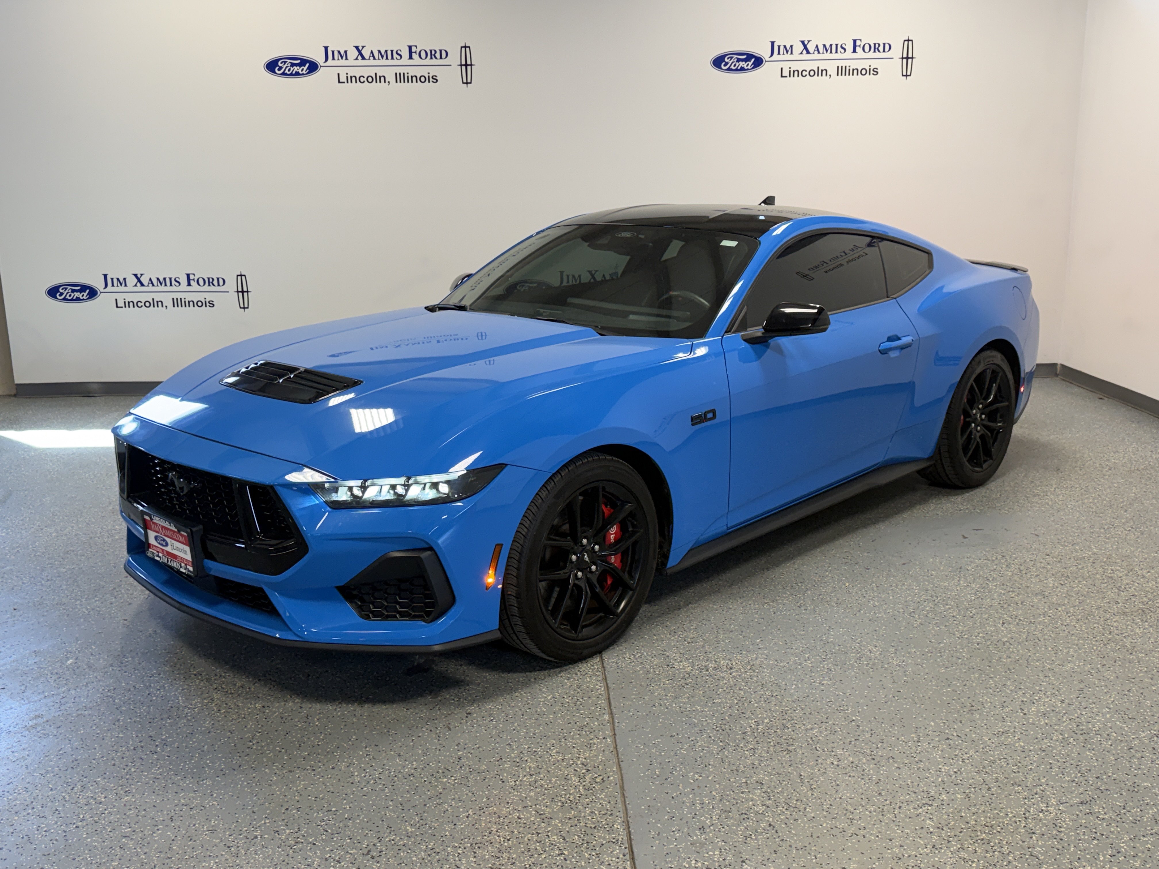Used 2024 Ford Mustang GT Premium RWD image 3