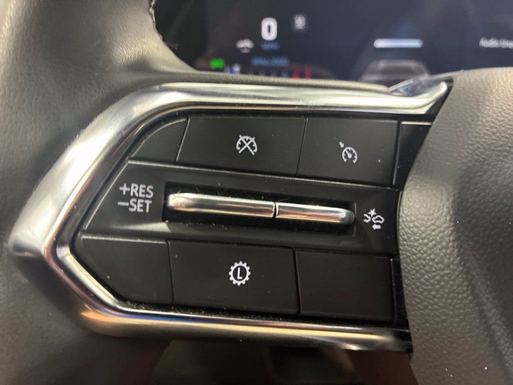 Used 2026 Chevrolet Equinox LT AWD/4WD image 20