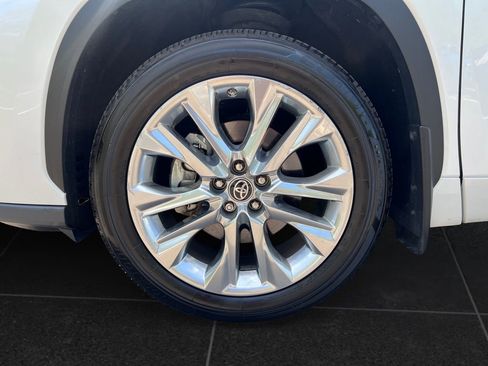 Used 2022 Toyota Highlander Limited AWD/4WD image 9