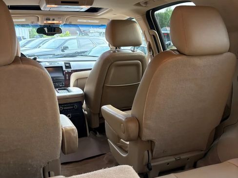Used 2011 Cadillac Escalade Premium AWD/4WD image 36