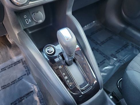 Certified 2022 Nissan Kicks S image 21