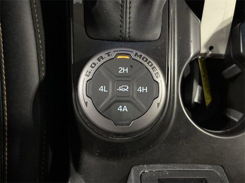 Used 2023 Ford Bronco Badlands image 33