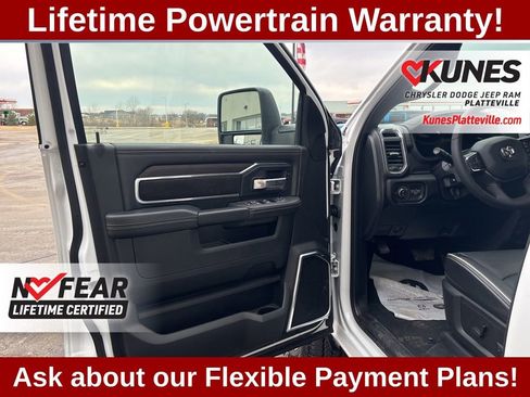 Used 2026 RAM 2500 Laramie AWD/4WD image 13