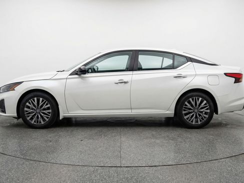 Used 2025 Nissan Altima 2.5 SV image 5