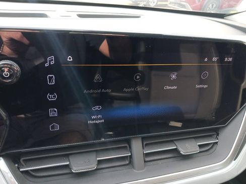 Used 2025 Chevrolet Trax LT w/ LT Convenience Package FWD image 15