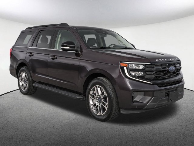 Used 2025 Ford Expedition Active AWD/4WD image 2