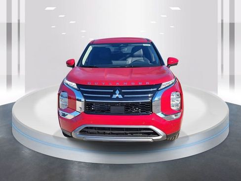 New 2026 Mitsubishi Outlander SE image 2