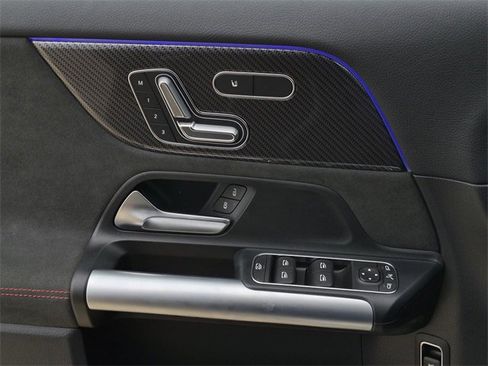 Certified 2025 Mercedes-Benz GLA 250 image 27