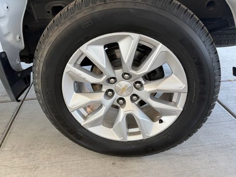 Used 2021 Chevrolet Silverado 1500 Custom w/ Safety Confidence Package image 30