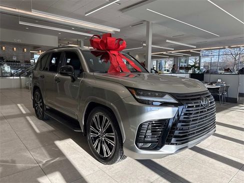 Certified 2025 Lexus LX 600 4WD w/ Appearance Package image 3