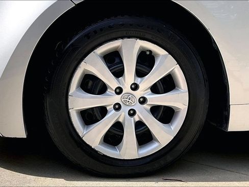 Used 2021 Toyota Corolla LE FWD image 11