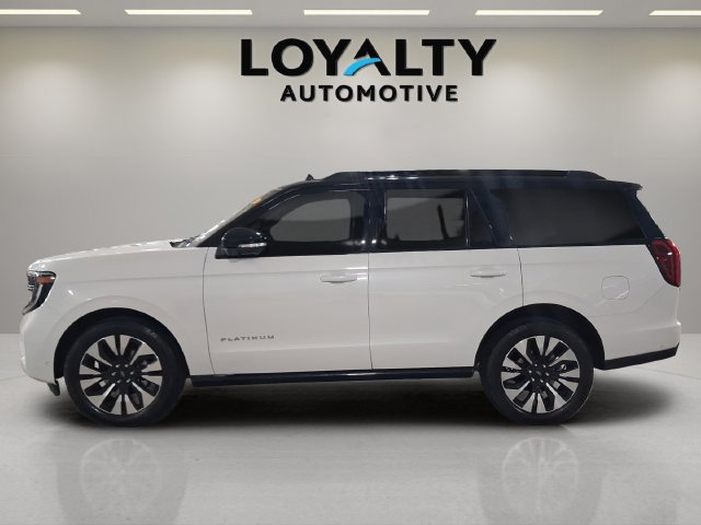 Used 2025 Ford Expedition Platinum w/ Driver's Package AWD/4WD image 2