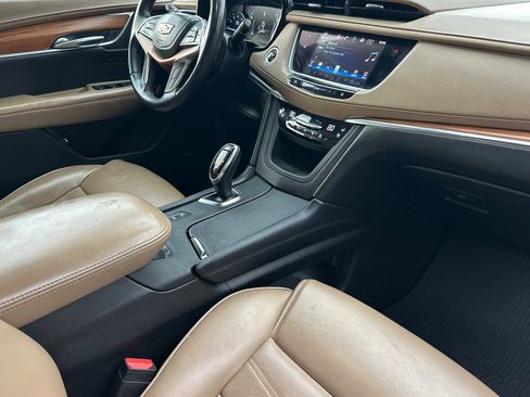Used 2019 Cadillac XT5 Platinum image 16