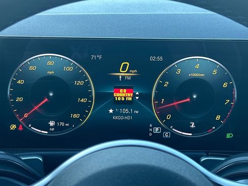 Used 2022 Mercedes-Benz GLB 250 4MATIC image 23