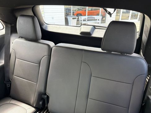 Used 2023 Chevrolet Traverse LT AWD/4WD image 19