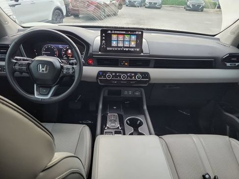 Used 2023 Honda Pilot Elite image 9