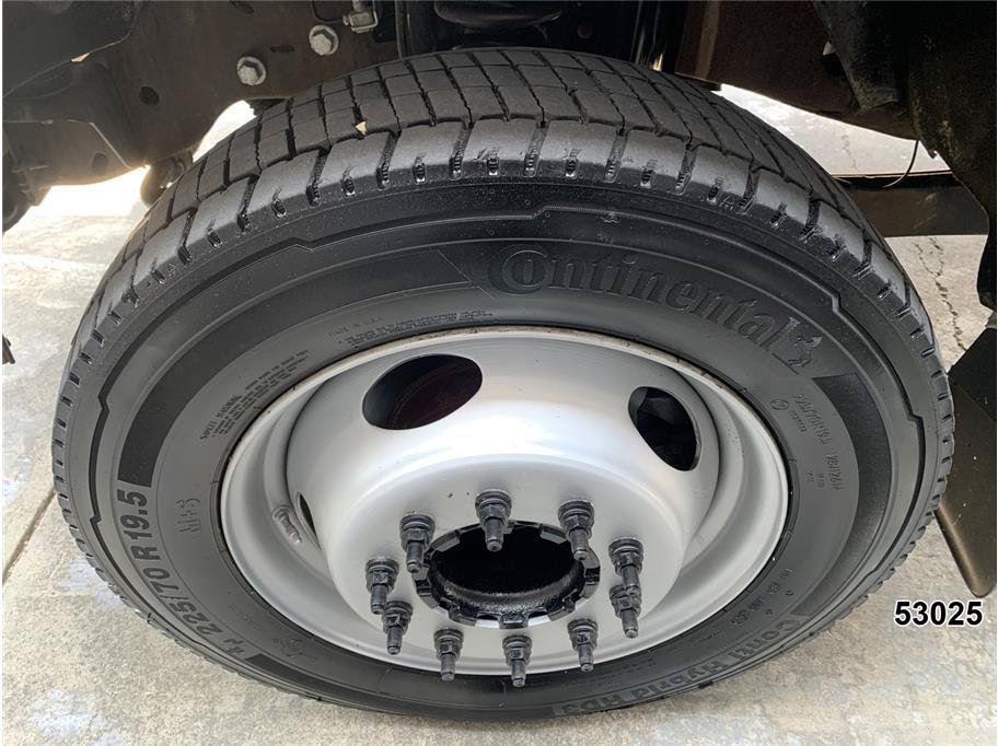 Used 2013 Ford F550 2WD Regular Cab Super Duty w/ Payload Upgrade Pkg image 18
