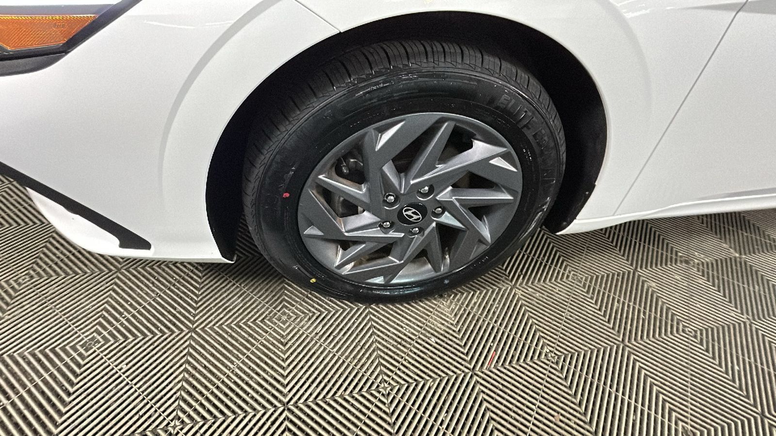 Certified 2024 Hyundai Elantra SEL FWD image 11