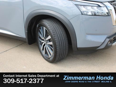 Used 2022 Nissan Pathfinder Platinum w/ Cargo Package AWD/4WD image 21