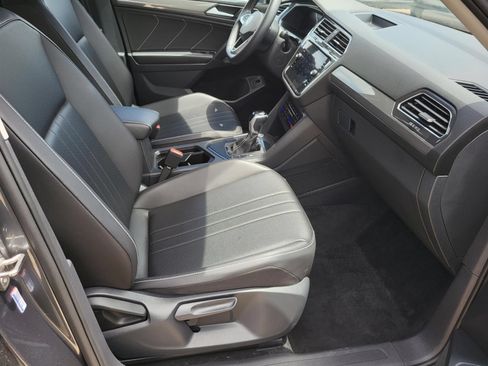 Used 2024 Volkswagen Tiguan SE FWD image 14