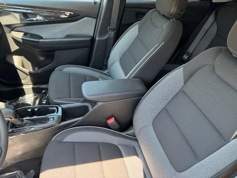 Used 2025 Chevrolet TrailBlazer LT AWD/4WD image 6
