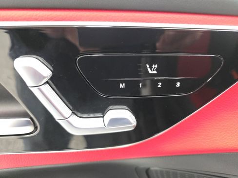 Used 2024 Mercedes-Benz GLC 300 4MATIC image 27