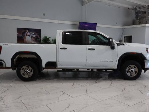 Used 2023 GMC Sierra 2500 Pro w/ Convenience Package AWD/4WD image 3