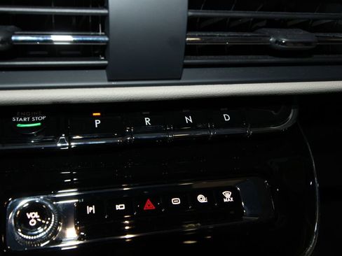 Used 2025 Lincoln Corsair Grand Touring w/ Towing Package image 16