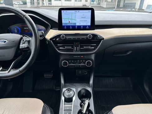 Used 2022 Ford Escape Titanium w/ Titanium Premium Package FWD image 16