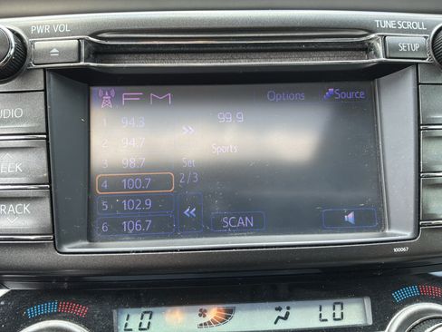 Used 2013 Toyota RAV4 XLE FWD image 23