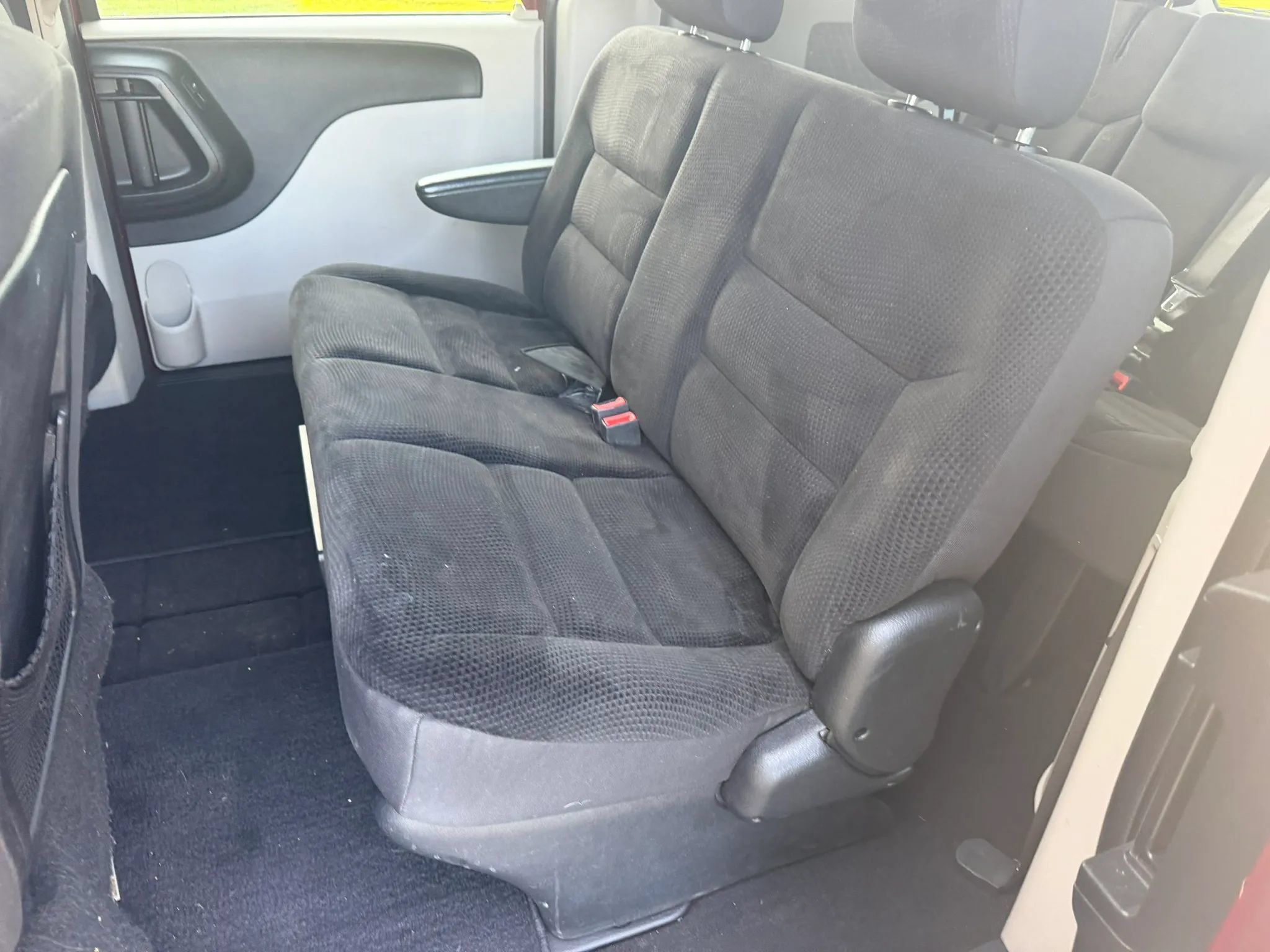 Used 2019 Dodge Grand Caravan SE FWD image 14