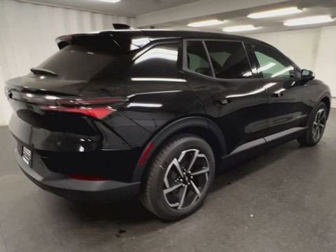 New 2026 Chevrolet Equinox EV LT image 8