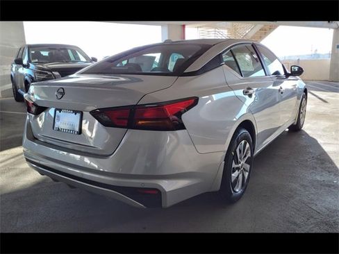 Certified 2025 Nissan Altima 2.5 S image 8