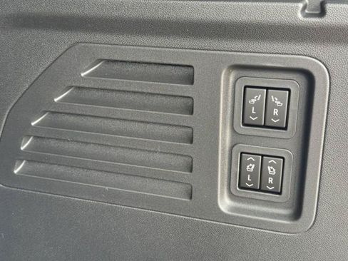 New 2026 Buick Enclave Preferred w/ Power Package FWD image 40