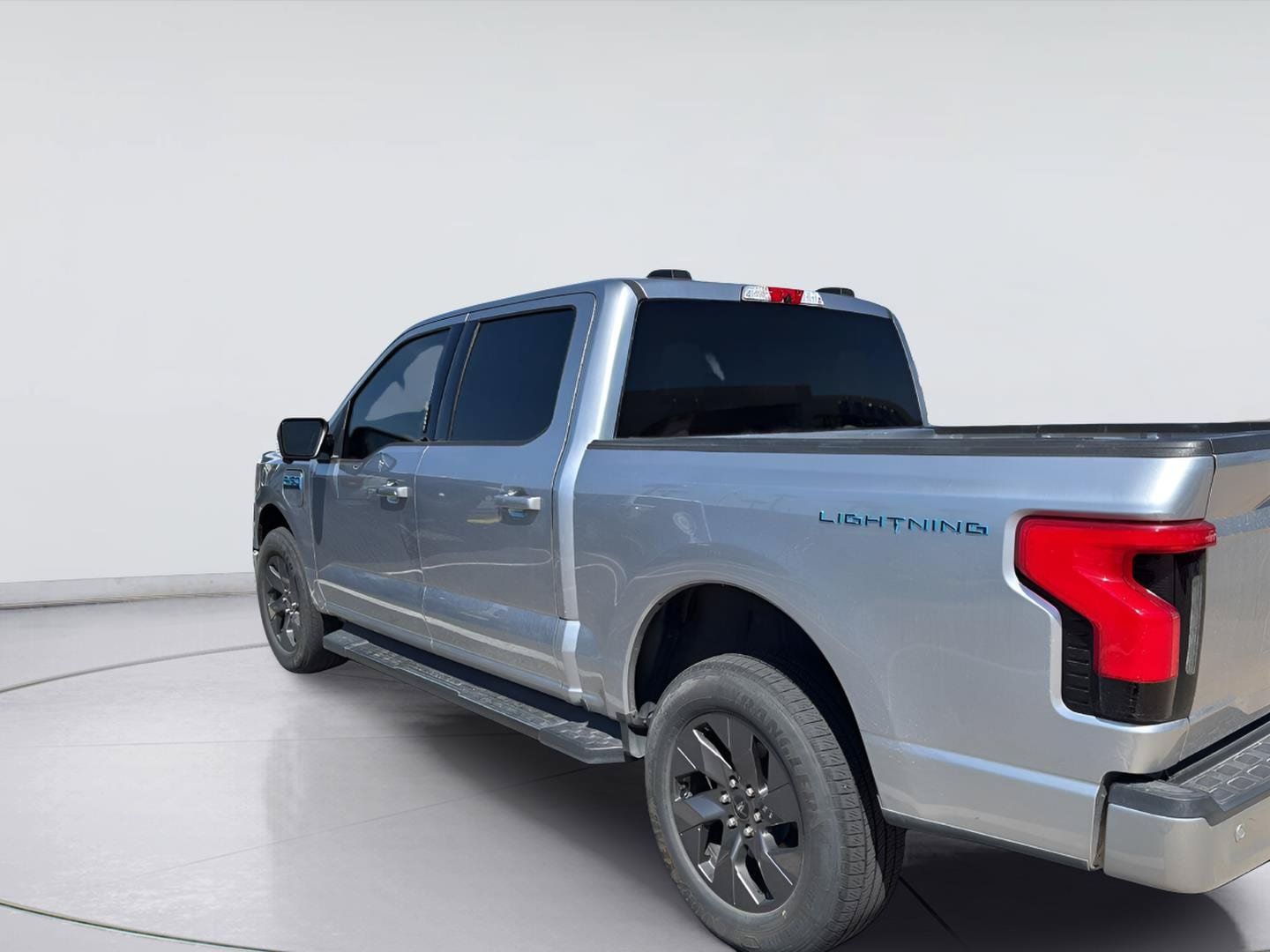Used 2024 Ford F150 Lightning Flash AWD/4WD image 7