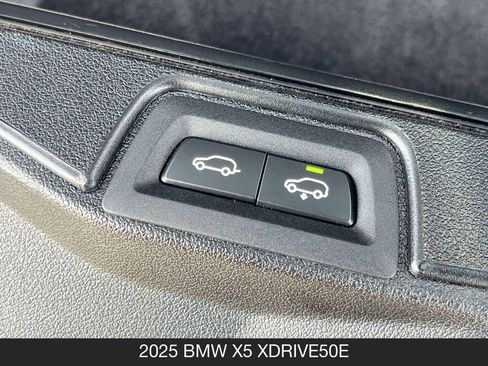 Used 2025 BMW X5 xDrive50e AWD/4WD image 22