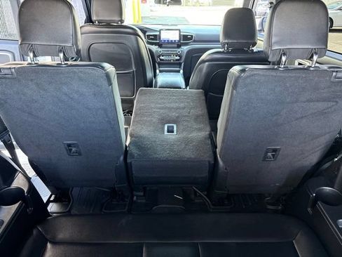 Used 2020 Ford Explorer XLT w/ Equipment Group 202A AWD/4WD image 36