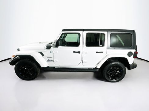 Used 2023 Jeep Wrangler Unlimited Sahara w/ Cold Weather Group AWD/4WD image 4