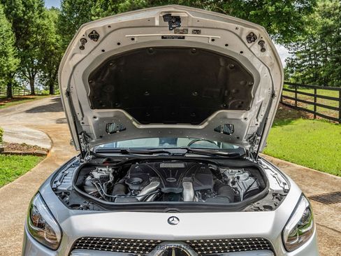 Used 2017 Mercedes-Benz SL 550 image 29