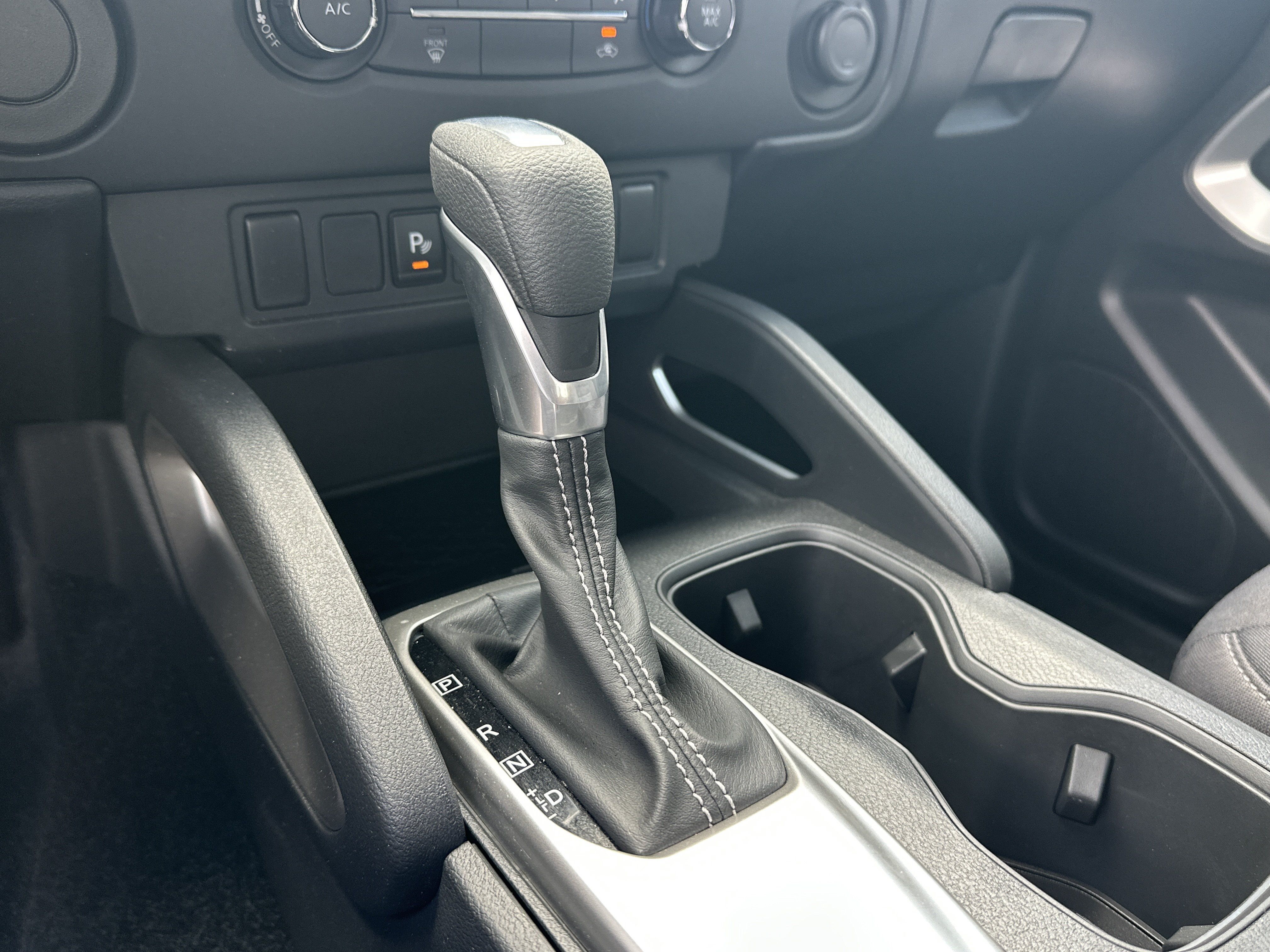 Used 2025 Nissan Frontier SV RWD image 31