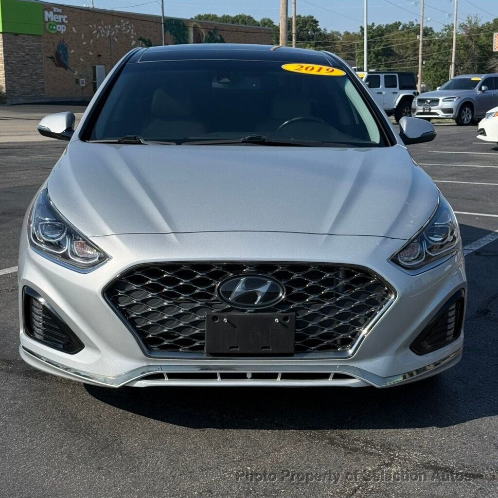 Used 2019 Hyundai Sonata Limited w/ Ultimate Package 04 FWD image 5