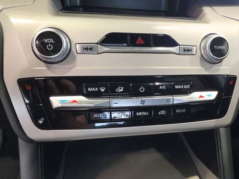 Used 2023 Ford Explorer XLT w/ Equipment Group 202A AWD/4WD image 25