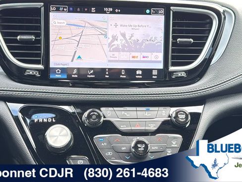 New 2026 Chrysler Pacifica Limited w/ S Appearance Package FWD image 18