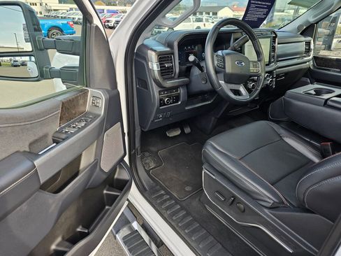 Used 2024 Ford F350 Lariat image 15