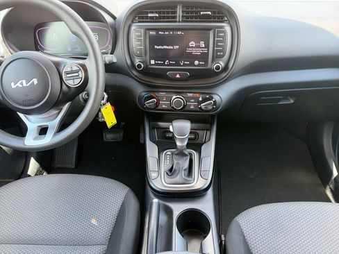 Used 2024 Kia Soul LX w/ Option Group 015 FWD image 11