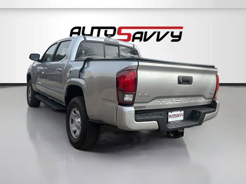 Used 2022 Toyota Tacoma SR AWD/4WD image 5