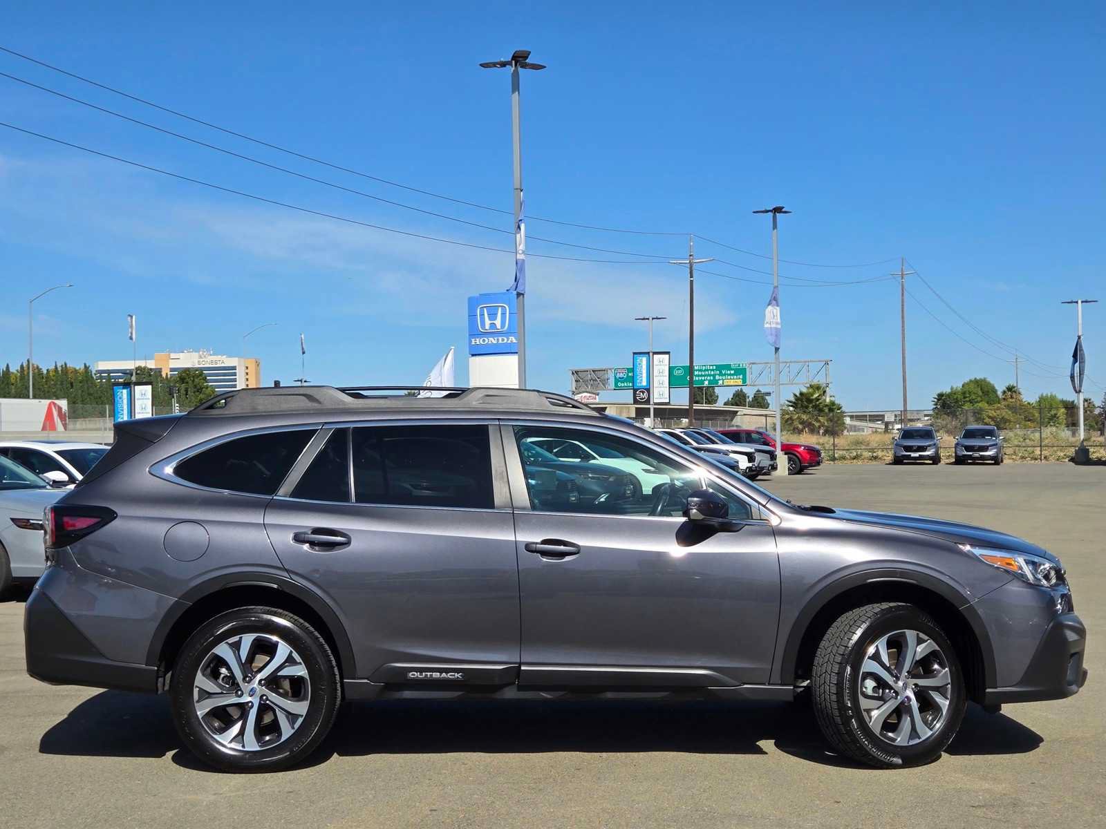 Used 2022 Subaru Outback Limited AWD/4WD image 8