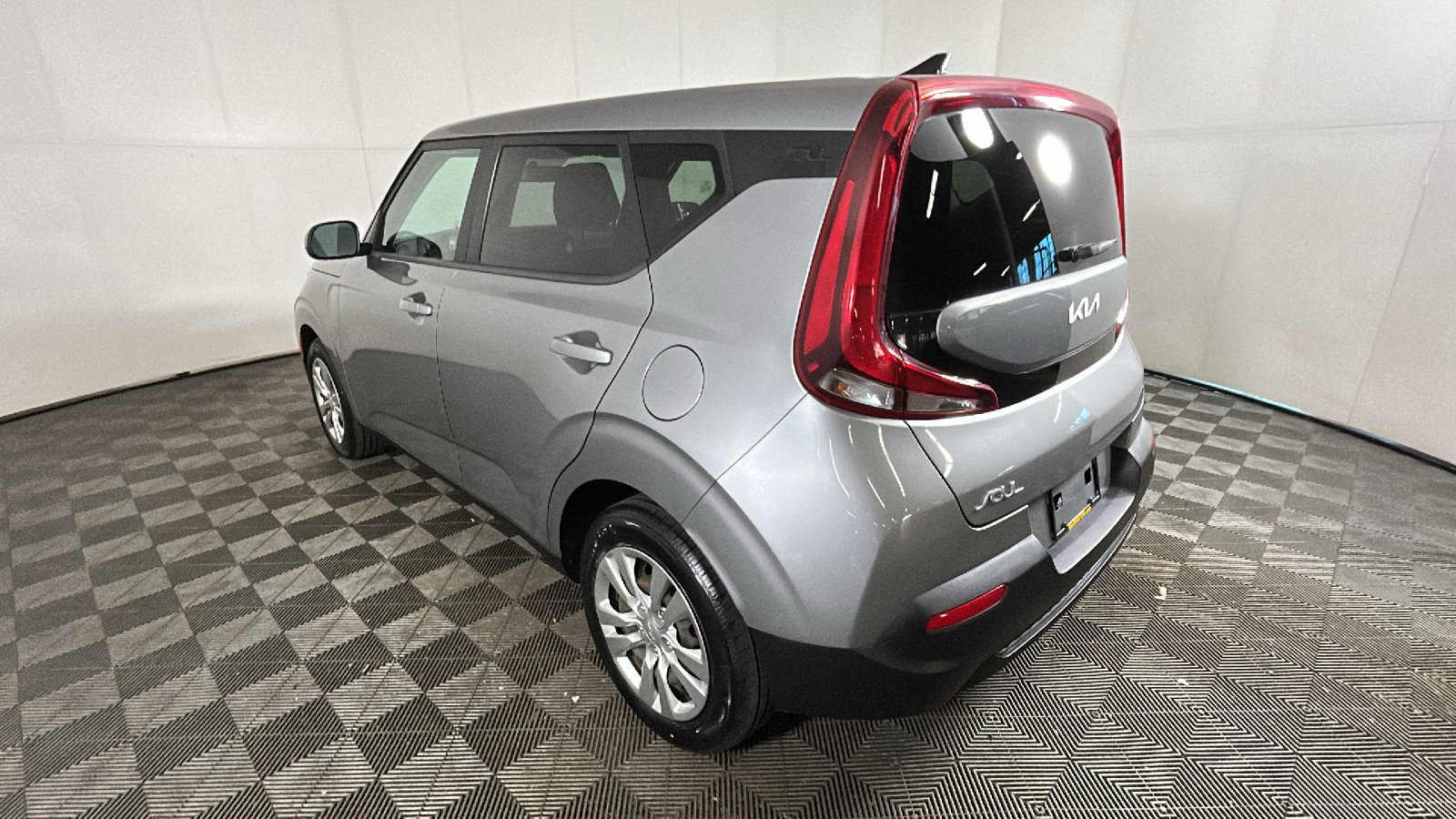 Used 2022 Kia Soul LX FWD image 5