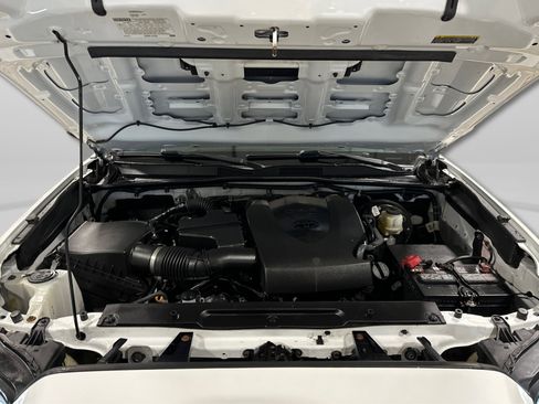 Used 2020 Toyota Tacoma TRD Sport image 12