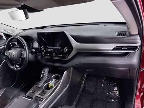 Used 2022 Toyota Highlander Platinum FWD image 31